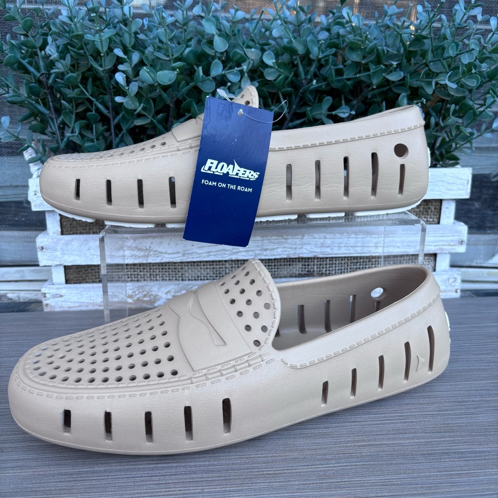 Floafers Mens Country Club Driver Tan Water Shoes Size 8